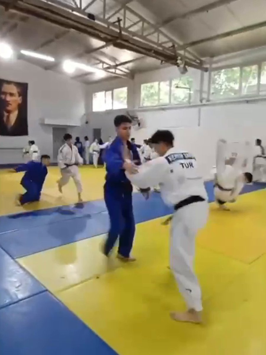 Manisa'da Spor Altyapısı Güçleniyor, Genç Sporcular Yetişiyor
