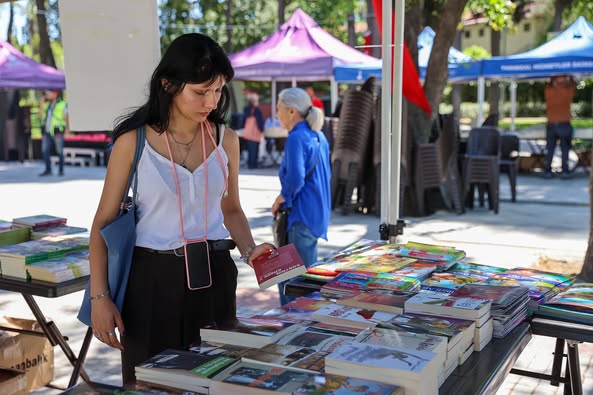 Buca Kitap Günleri Hasanağa Bahçesi'nde Başladı