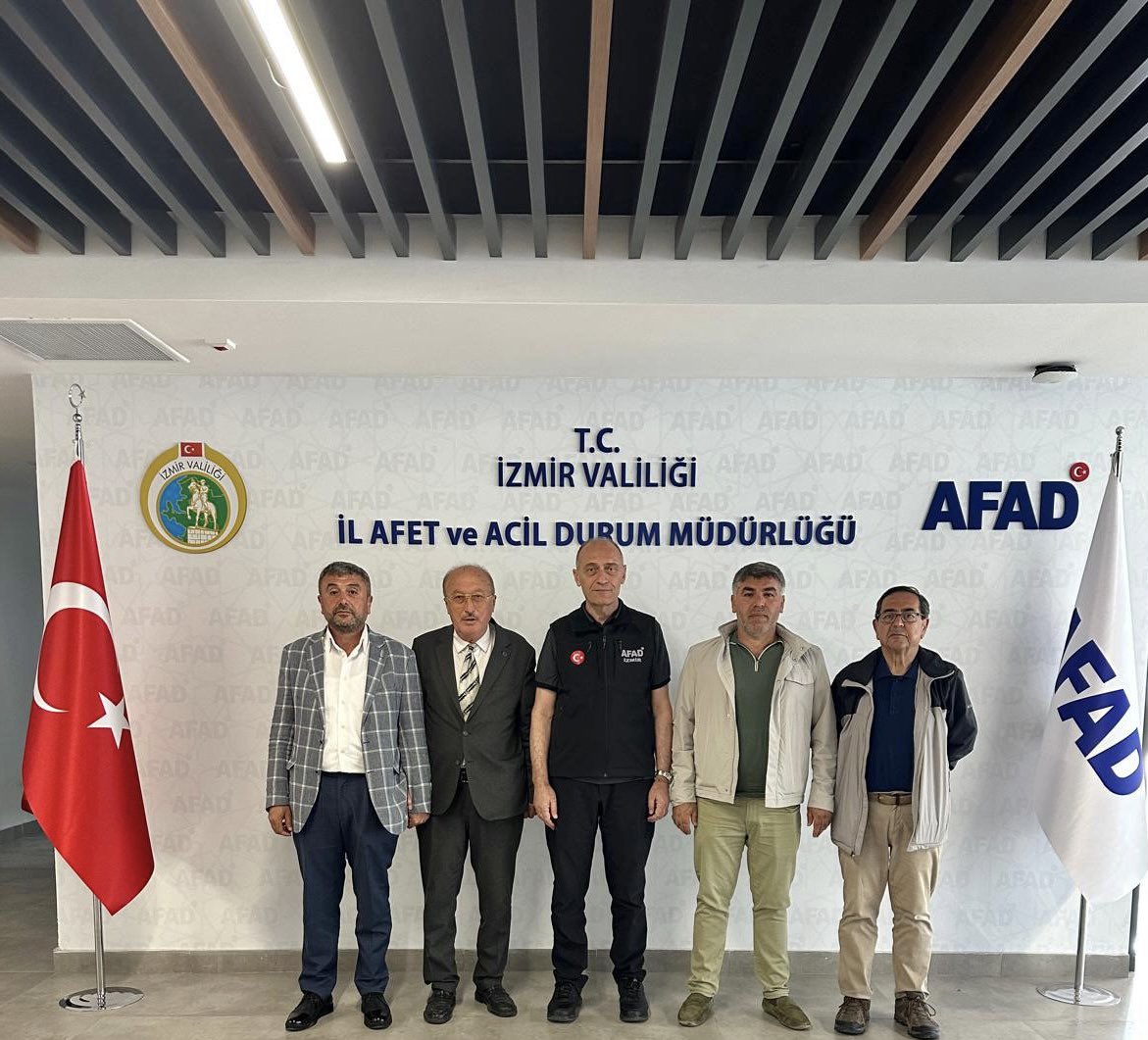 İzmir Ticaret Odası İnşaat Müteahhitleri Grubu, AFAD Müdürü Nazif Ekinci'yi Ziyaret Etti