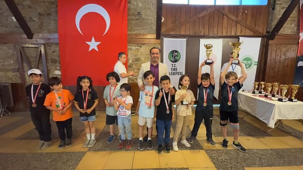 Tire'de Satranç Turnuvasıyla Yaza Merhaba