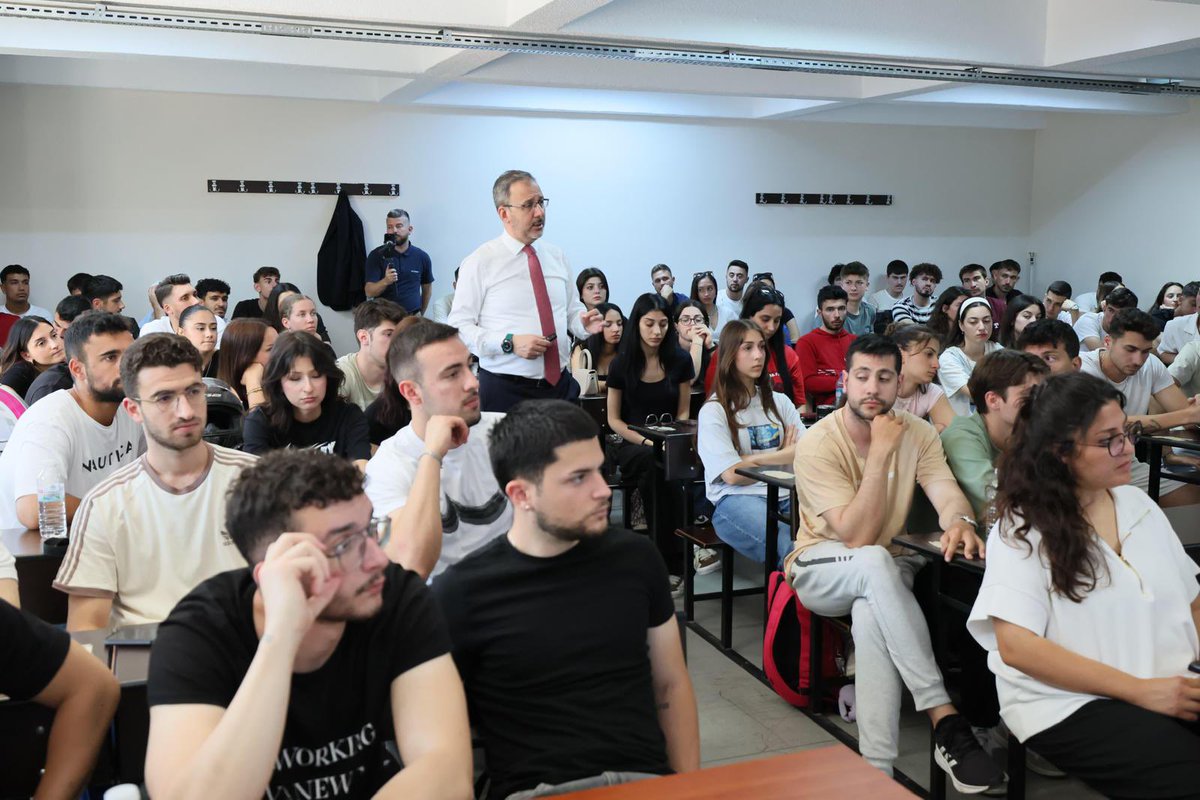 AK Parti İzmir Milletvekili Kasapoğlu, Ege Üniversitesi Öğrencileriyle Buluştu