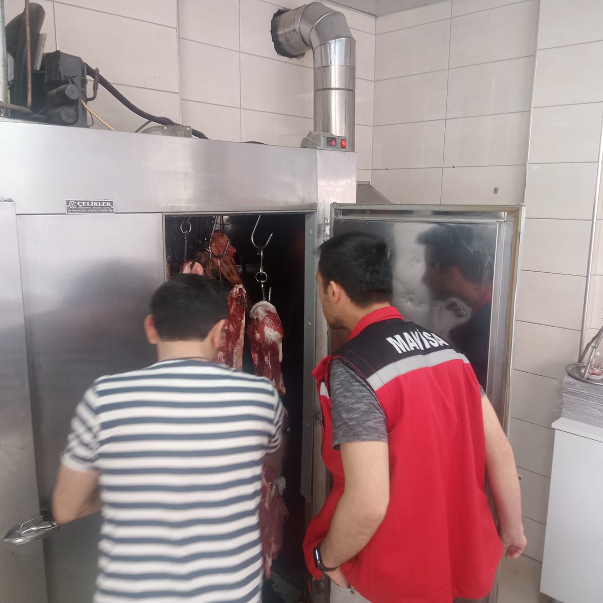 Gölmarmara'da Kurban Bayramı Öncesi Kasap ve Kesim Yerleri Denetleniyor