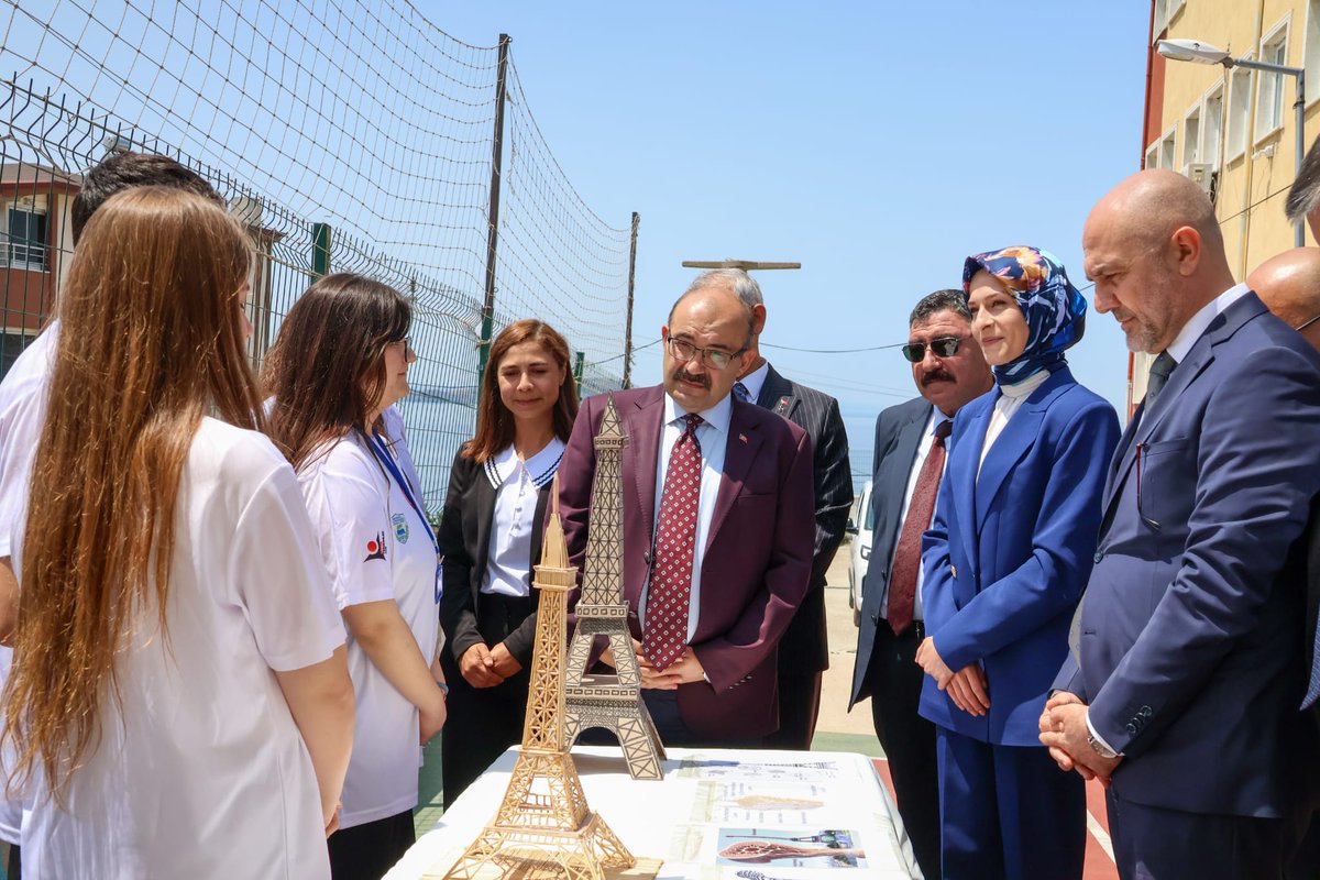 Vali Ustaoğlu, Marmara Çok Programlı Anadolu Lisesi'ni Ziyaret Etti