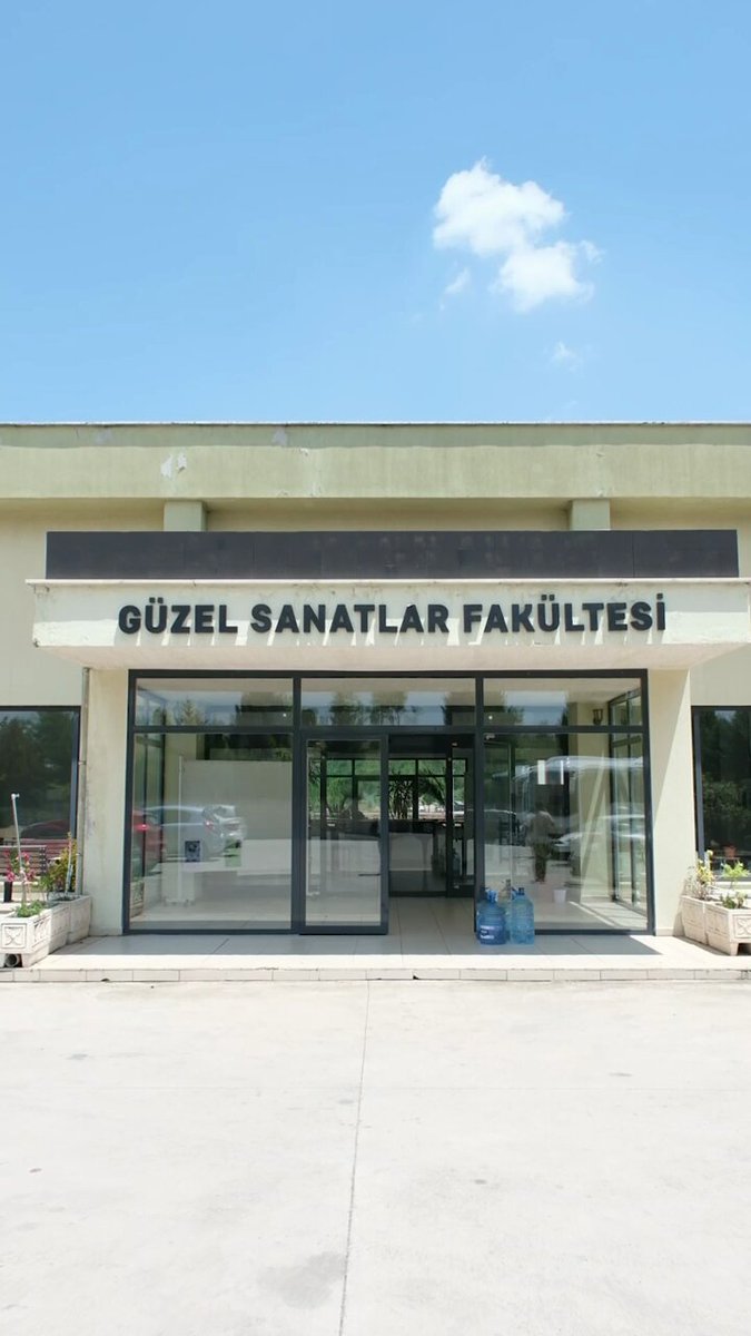 Balıkesir Üniversitesi Güzel Sanatlar Fakültesi Mezuniyet Töreni Coşkuyla Tamamlandı