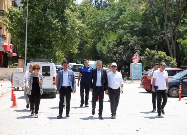 Bayraklı Belediyesi Mahalle Buluşmaları Devam Ediyor
