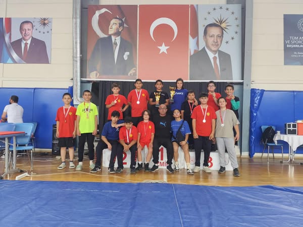 Tire Belediyesi Güreşçileri Türkiye Şampiyonası'nda Başarıyla Temsil Etti