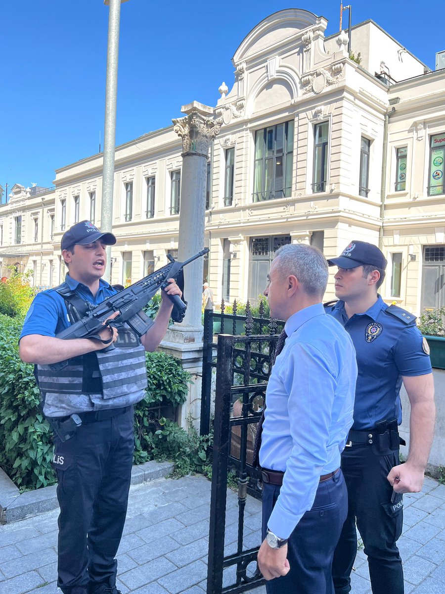 Erdek Kaymakamı Ersoy, Karaköy Polis Merkezi'ni Ziyaret Etti