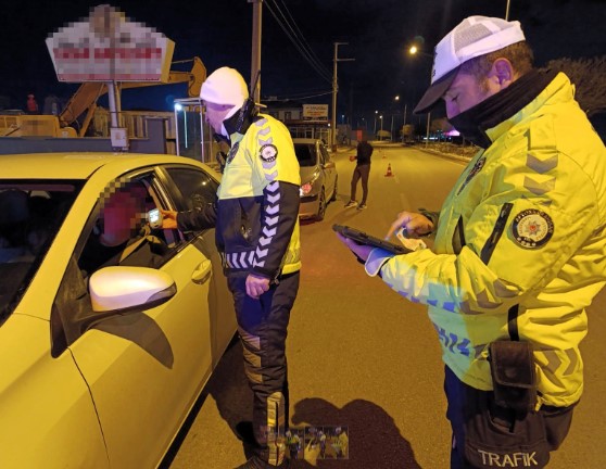 Afyonkarahisar'da Trafik Uygulamaları aralıksız Devam ediyor.