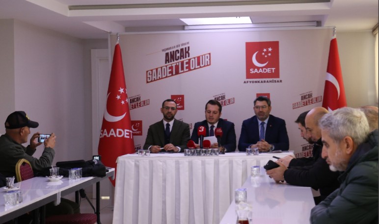 Saadet Partisi Afyonkarahisar İl Başkanlığı haftalık basın toplantısı düzenledi.