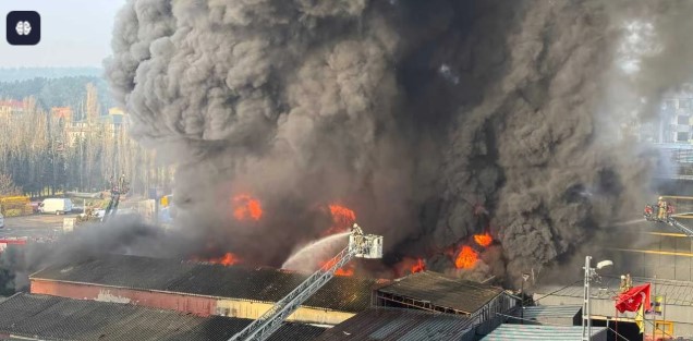 İstanbul Çekmeköy’de Lastik Fabrikasında Büyük Yangın!