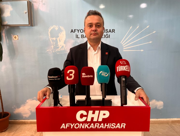 AKP'nin önünde Afyonkarahisar’daki emekçilerin eylem planlarının 4. ayağı olan  basın açıklaması talebi kabul edilmedi.