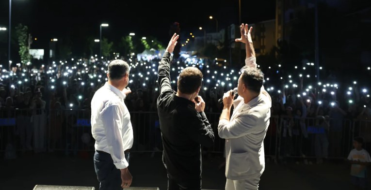 Mithat Körler, Sandıklı’da 2. Termal Turizm ve Gurbetçi Festivali’nde Sahne Aldı.