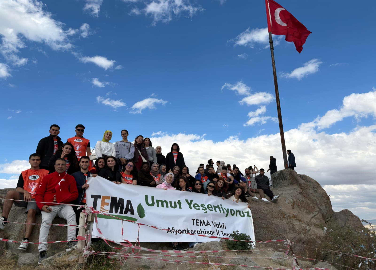 TEMA Vakfı Afyonkarahisar İl Temsilciliği ilimize gelen öğrencilere gezi etkinliği düzenledi