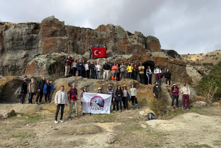 AFDOS ÜYELERİ ŞUHUT’UN TARİHİ VE DOĞAL GÜZELLİKLERİNİ KEŞFETTİ