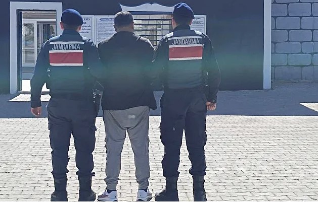 26 Yıl Kesinleşmiş Hapis Cezası bulunan şahıs Jandarmadan Kaçamadı.