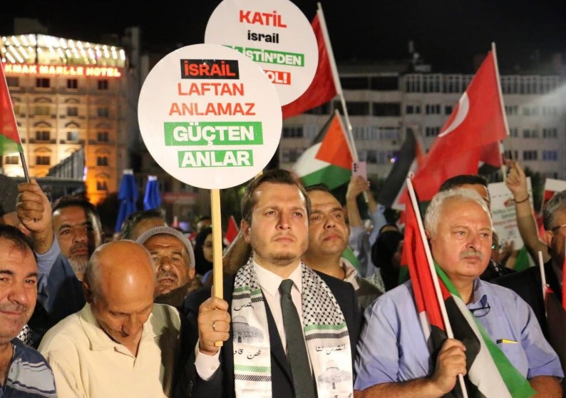 KOLA DÖKÜP, HAMBURGERCİ BASMAYA VARSINIZ. AMA İSRAİL'İN EN BÜYÜK DESTEKÇİSİ BOEİNG'İ BOYKOTTA YOKSUNUZ!