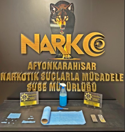 Afyonkarahisar’da Sokak Satıcılarına Operasyon: 3 Kişi Tutuklandı