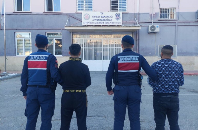 Afyonkarahisar Jandarmasından Uyuşturucu Operasyonu: 2 Şüpheli Tutuklandı