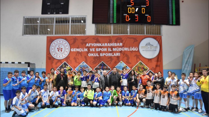 Yıldız Erkekler Hentbol Müsabakaları Sona Erdi