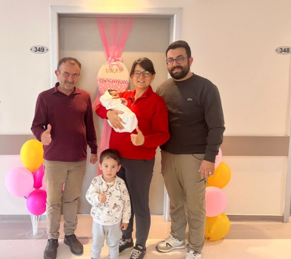 Gazeteci Tınas Çifti İkinci Kez Anne Baba Oldu