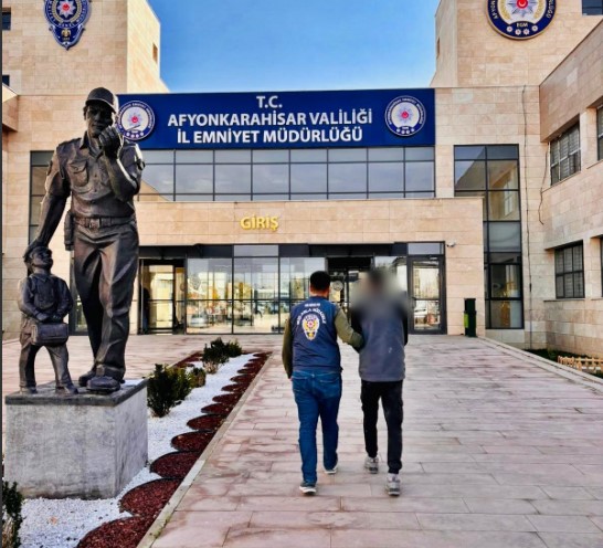 Aranan İki Şüpheli “Nitelikli Dolandırıcılık” Suçundan Yakalandı