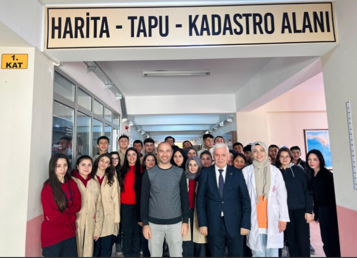 Tapu Müdürlüğünden  Öğrencilere  Destek