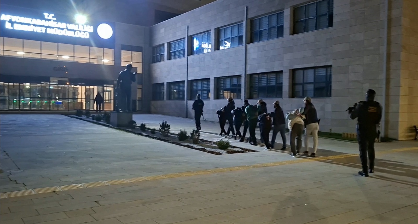 Yılbaşı Öncesi DEAŞ Operasyonu: 9 Yabancı Uyruklu Şüpheli Yakalandı