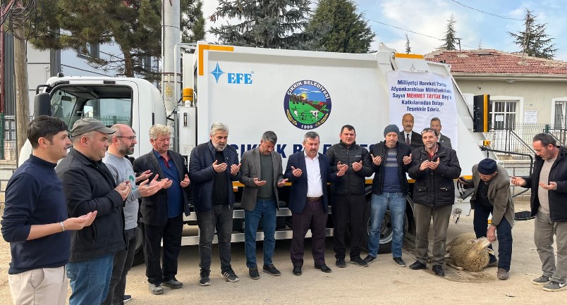 Çıkrık Belediyesi, temizlik hizmetlerinde kullanılmak üzere araç filosuna yeni bir çöp aracı ekledi.