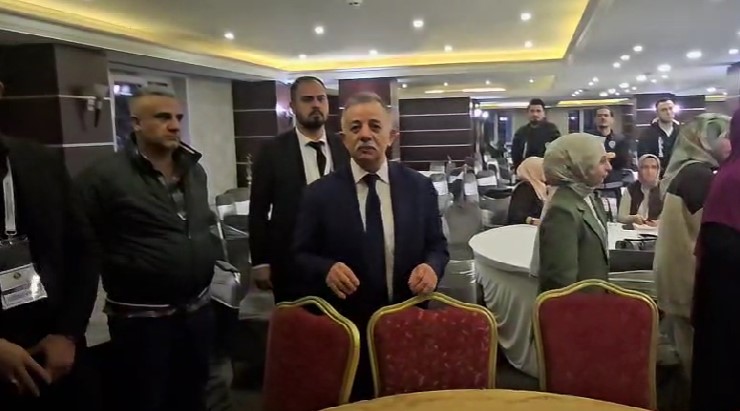 ELEKTRİKCİLER ODASI SEÇİMİNİ ESKİ BAŞKAN MEHMET KARAGÖZ KAZANDI