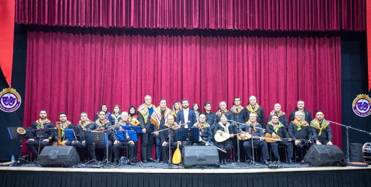 Yılın ilk Türk Halk Müziği konseri Belediye Şehir Tiyatrosuna verildi.