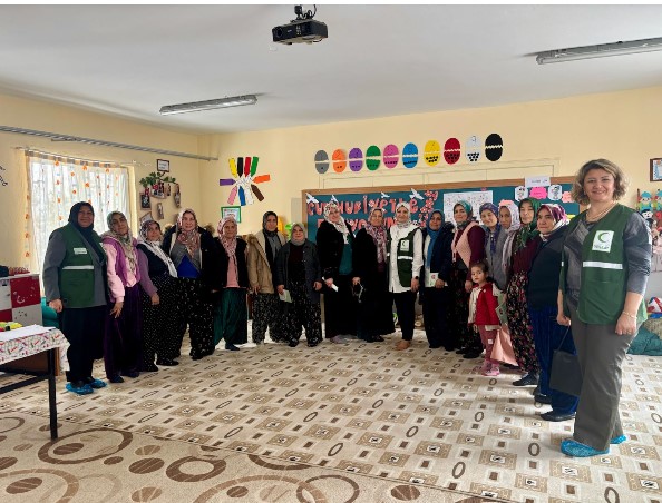 YEŞİLAY AFYONKARAHİSAR KADIN KOMİSYONU BAĞIMLILIKLA MÜCADELEDE SAHADA