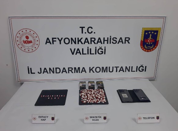 Afyonkarahisar’da Uyuşturucu Operasyonu: 2 Şüpheli Tutuklandı