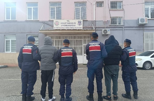 Afyonkarahisar’da Jandarmadan Suçlulara Geçit Yok: 34 Aranan Şahıs Yakalandı