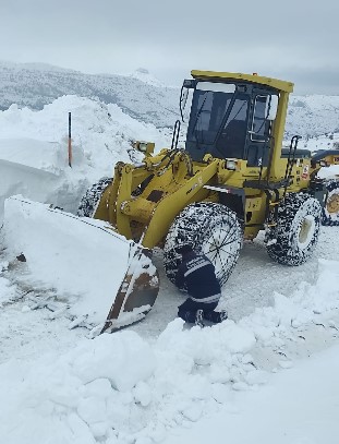 BİZ BU MEMLEKETE SEVDALIYIZ, HİZMET BORCUMUZ VAR