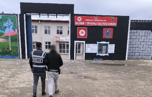 Aranan Şahıslara Yönelik Operasyonda Firari Hükümlü Yakalandı