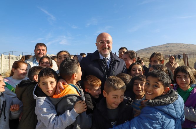 AK Parti Afyonkarahisar İl Başkanı Av. Turgay Şahin, 2025-2026 eğitim öğretim yılı yarıyıl tatili dolayısıyla bir mesaj yayımladı