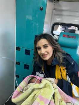 Afyonkarahisar’da Ambulansta Mutlu Son: Minik Bebek Dünyaya Merhaba Dedi