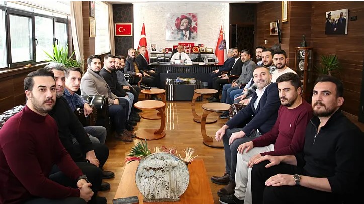 Afyonkarahisar Emniyet Müdürü Asayiş Şube Müdürlüğü ekiplerini Makamında Kabul ederek Tebrik etti.