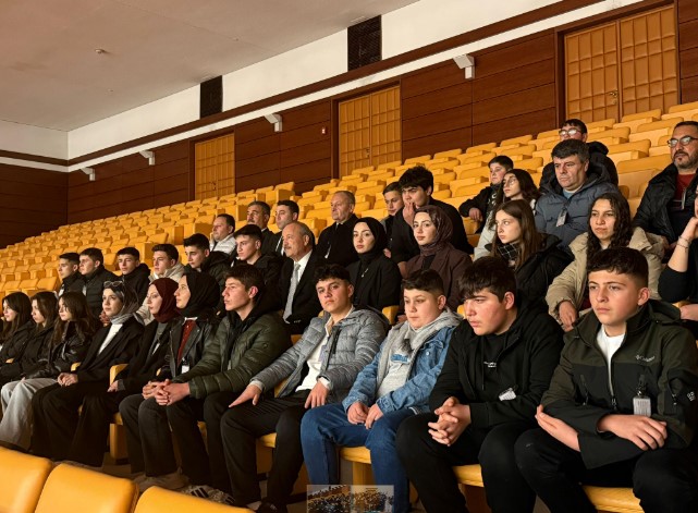 MHP Afyonkarahisar Milletvekili Mehmet Taytak, Sinanpaşa’dan Gelen Başarılı Öğrencileri Gazi Meclis’te Ağırladı