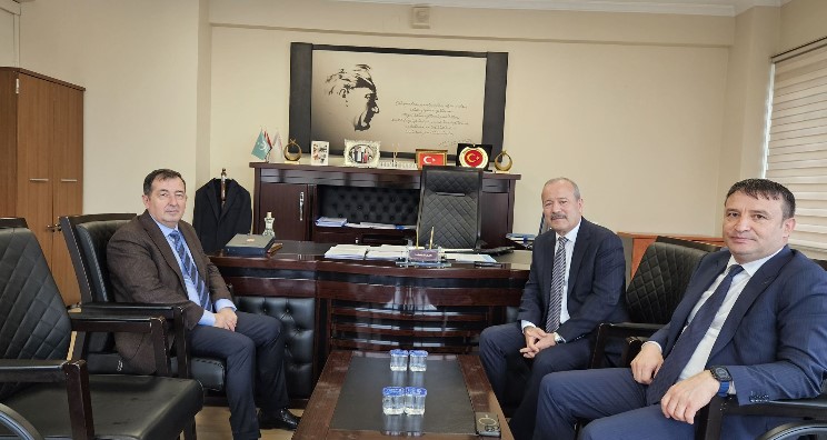 Milliyetçi Hareket Partisi Afyonkarahisar Milletvekili Mehmet Taytak, MHP Afyonkarahisar İl Başkanı Ahmet Kahveci ile birlikte Afyonkarahisar’da bir dizi ziyaret gerçekleştirdi