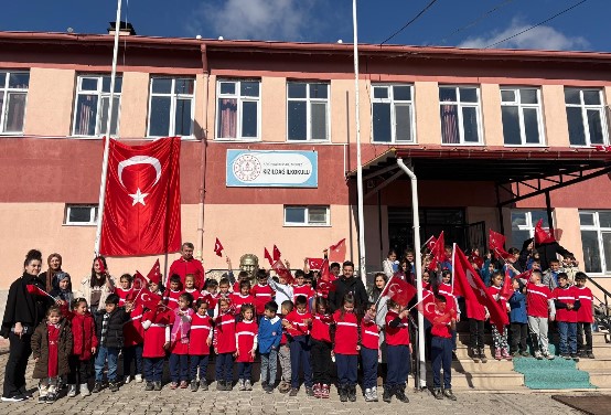 Kızıldağ İlkokulu’nda Bayrak Sevgisi etkinliği