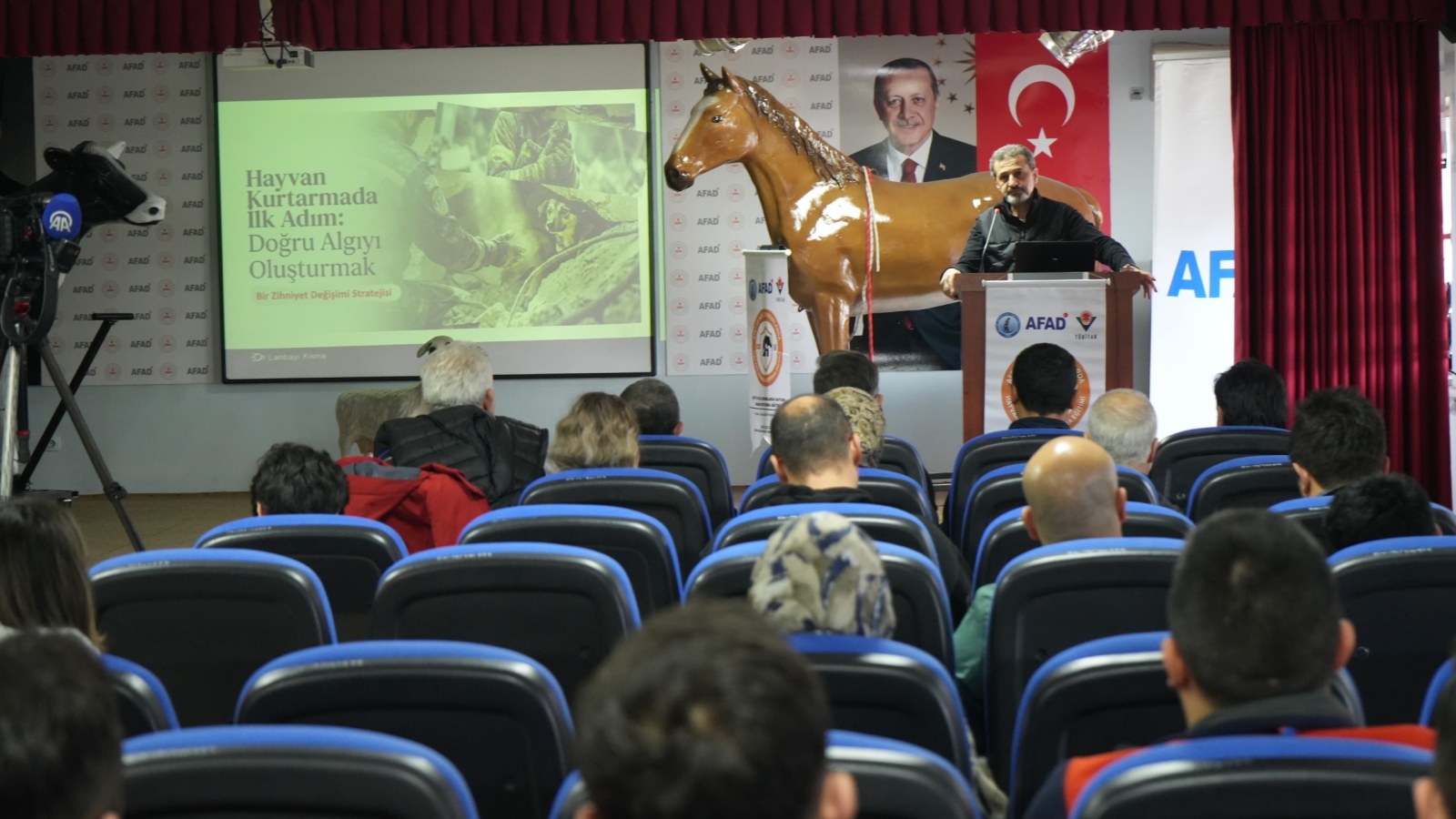 Hayvan Arama Kurtarma Eğitici Eğitimi, 10 ilden gelen katılımcıların katılımıyla başladı.