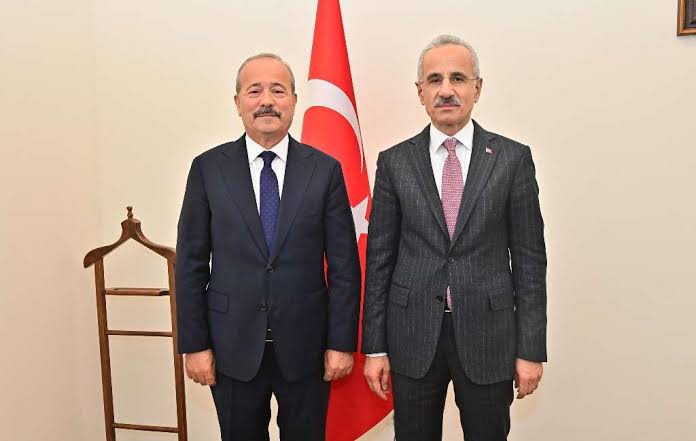 Milletvekili Mehmet Taytak, Ulaştırma ve Altyapı Bakanı Abdulkadir Uraloğlu’nu Ziyaret Etti