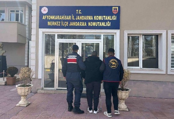 Afyonkarahisar’da 46 Yıl 6 Ay Hapis Cezası Bulunan Şahıs Jandarma Tarafından Yakalandı
