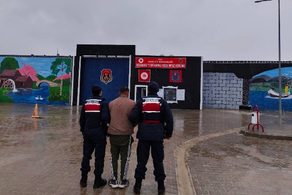 Afyonkarahisar’da 30 Yıl Hapis Cezası Bulunan Şahıs Jandarma Tarafından Yakalandı
