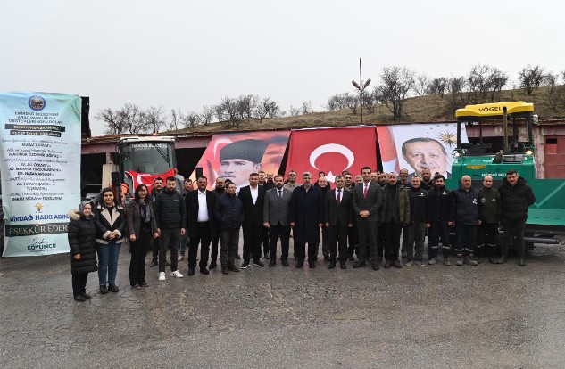 AK Parti Afyonkarahisar Milletvekili Ali Özkaya, Emirdağ ilçesinde teşkilat mensupları, belediye başkanları ve vatandaşlarla bir araya geldi.