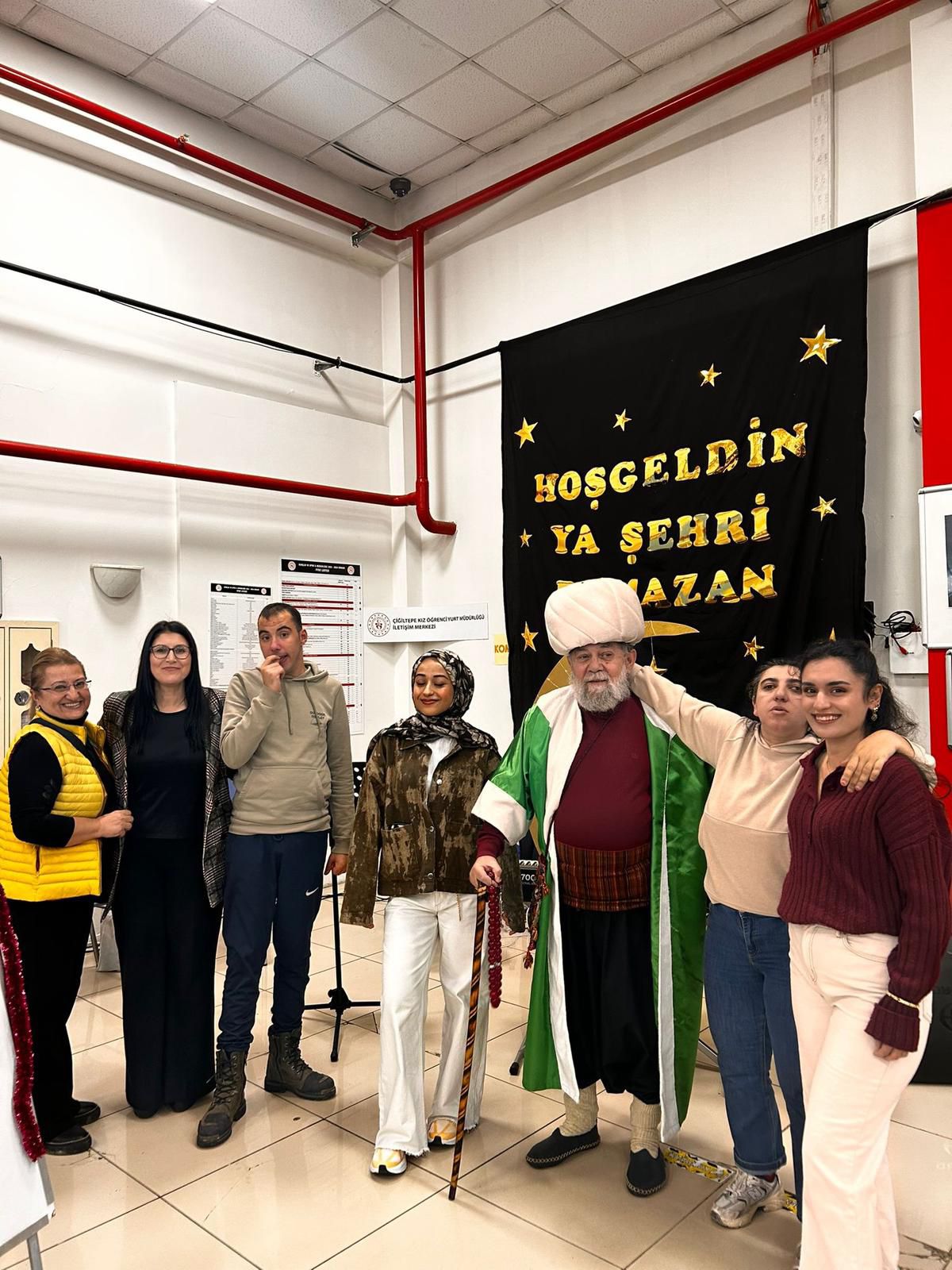 Özel Çocuklar ve Üniversiteliler Aynı İftar Sofrasında Buluştu